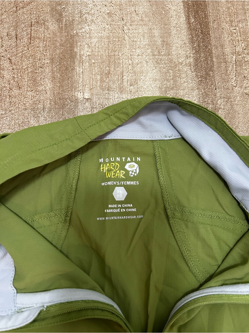 Mountain Hardwear Women's lightweight hiking/running shirt XL $35.